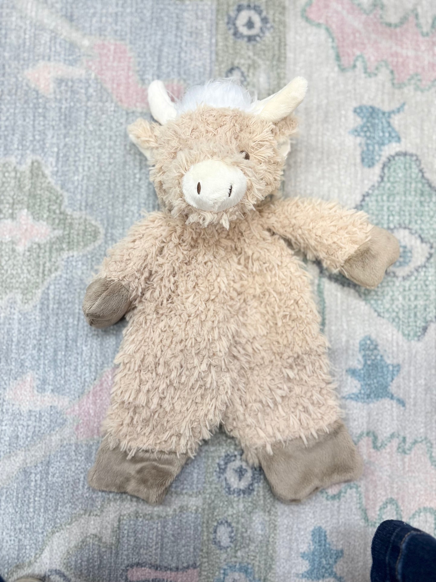 18” Highland Cow Flat-A-Pat